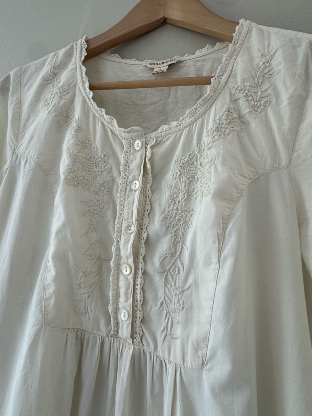 April Cornell Cotton Embroidered Nightgown Medium Long Cream Pockets Cottagecore